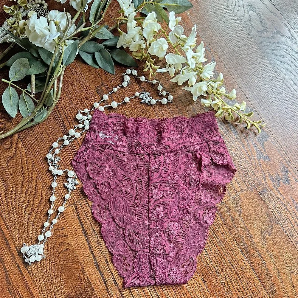 ‼️Sale ‼️Sexy High-Waisted Red All Lace Panties